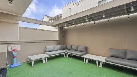 $850,000 | 8490 Via Sonoma, Unit 10, La Jolla, CA 92037
