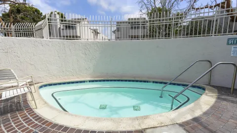 $850,000 | 8490 Via Sonoma, Unit 10, La Jolla, CA 92037