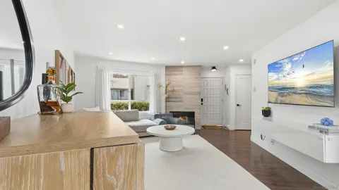 $850,000 | 8490 Via Sonoma, Unit 10, La Jolla, CA 92037