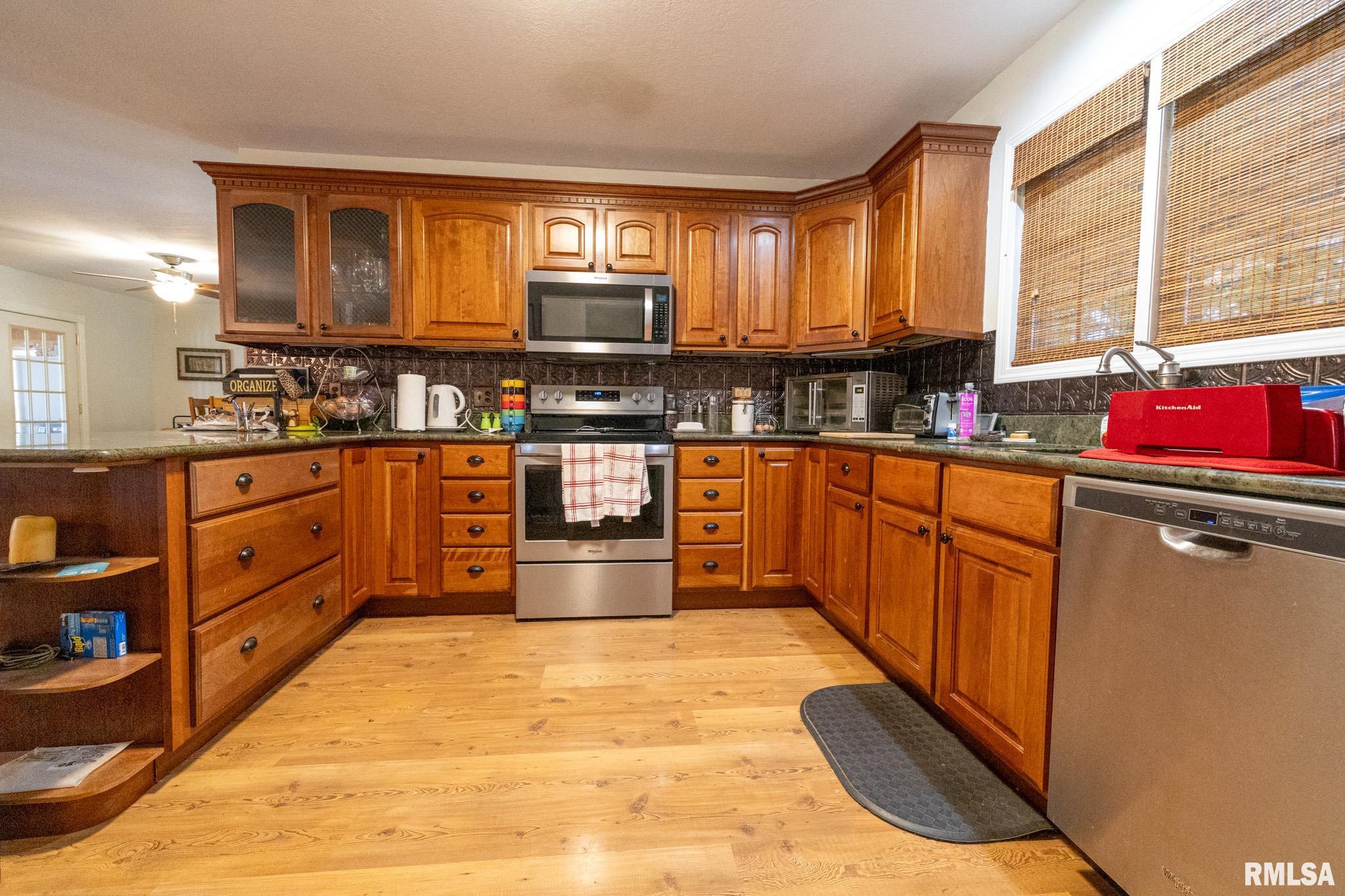 575 Wildcat Bluff Road Vienna, IL 62995 - Photo 12 of 60