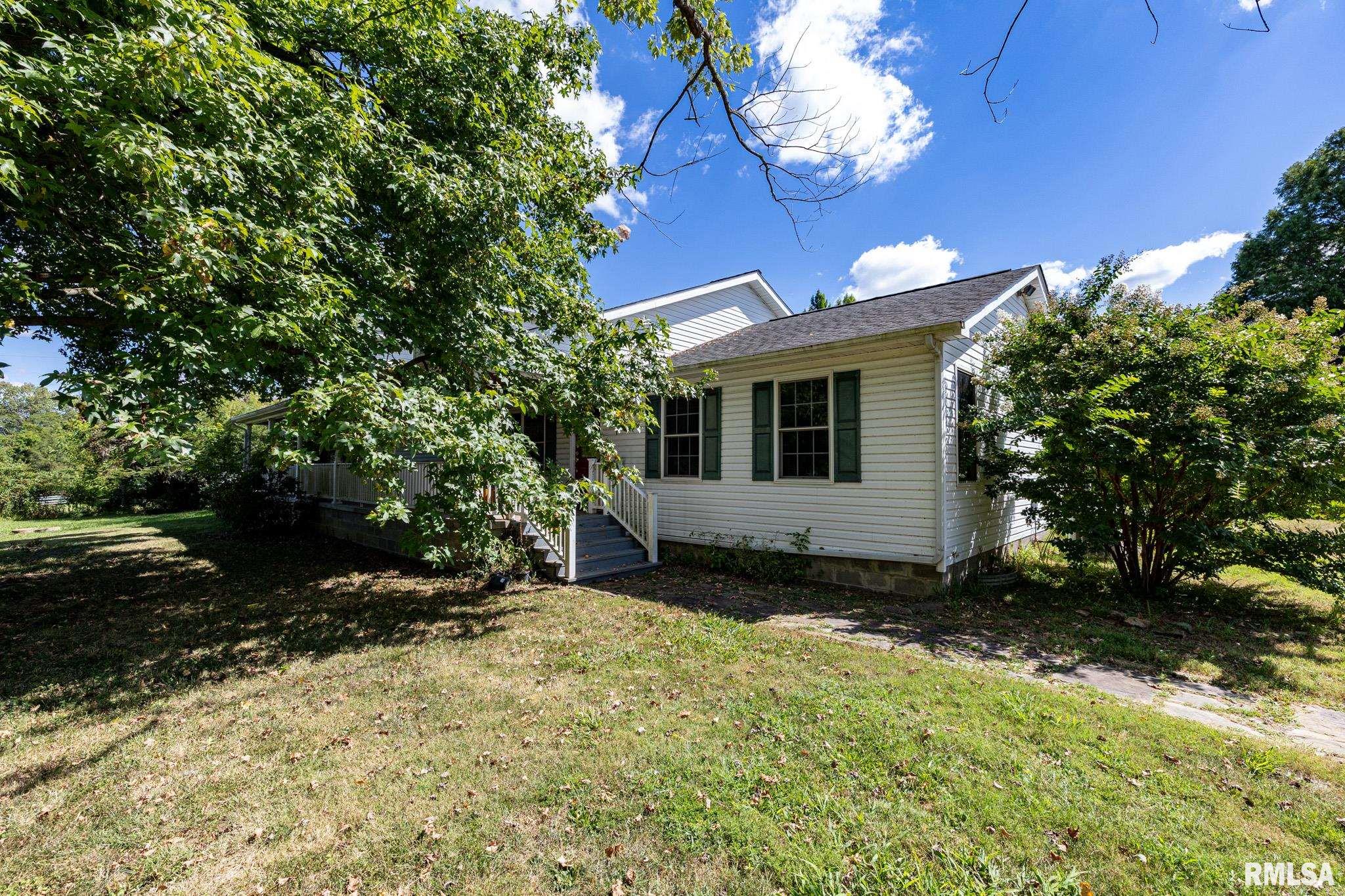 575 Wildcat Bluff Road Vienna, IL 62995 - Photo 2 of 60