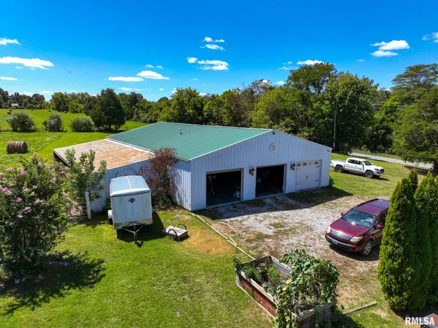 $779,000 | 575 Wildcat Bluff Road, Vienna, IL 62995