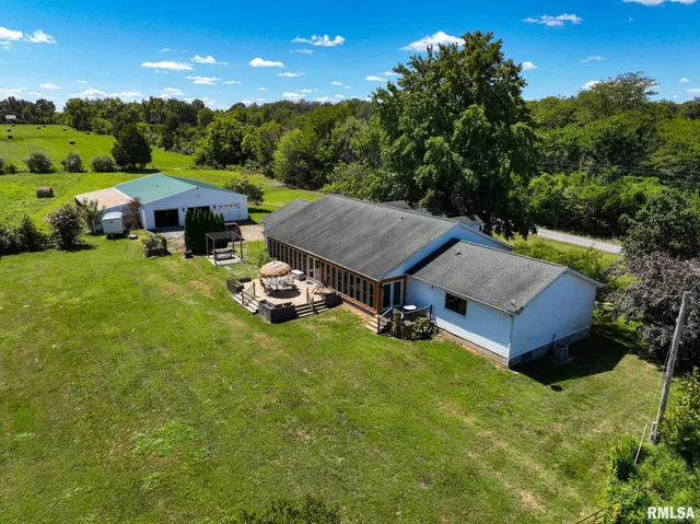 $779,000 | 575 Wildcat Bluff Road, Vienna, IL 62995