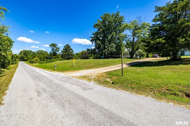 $779,000 | 575 Wildcat Bluff Road, Vienna, IL 62995