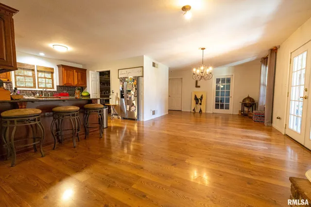 $779,000 | 575 Wildcat Bluff Road, Vienna, IL 62995