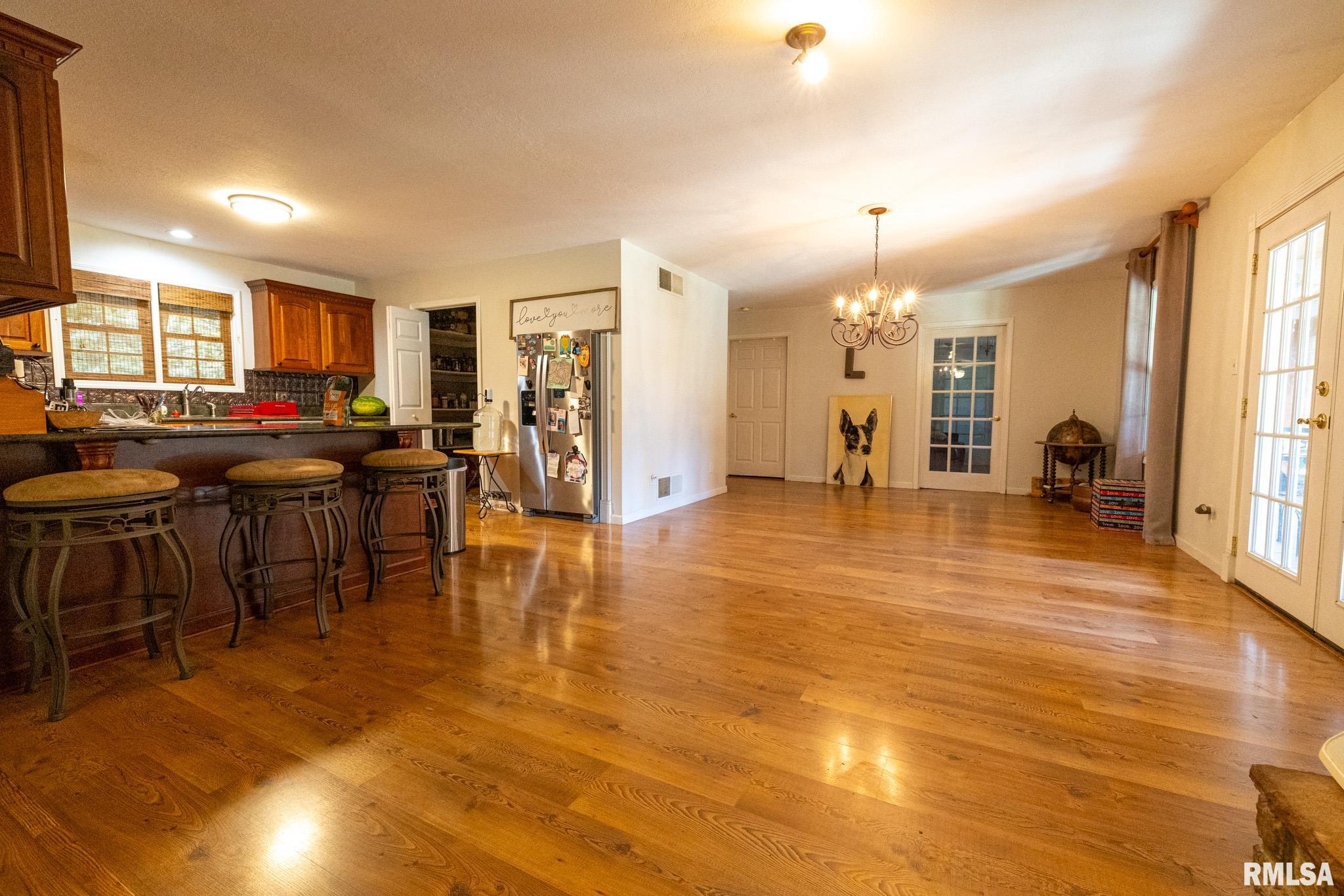 575 Wildcat Bluff Road Vienna, IL 62995 - Photo 9 of 60