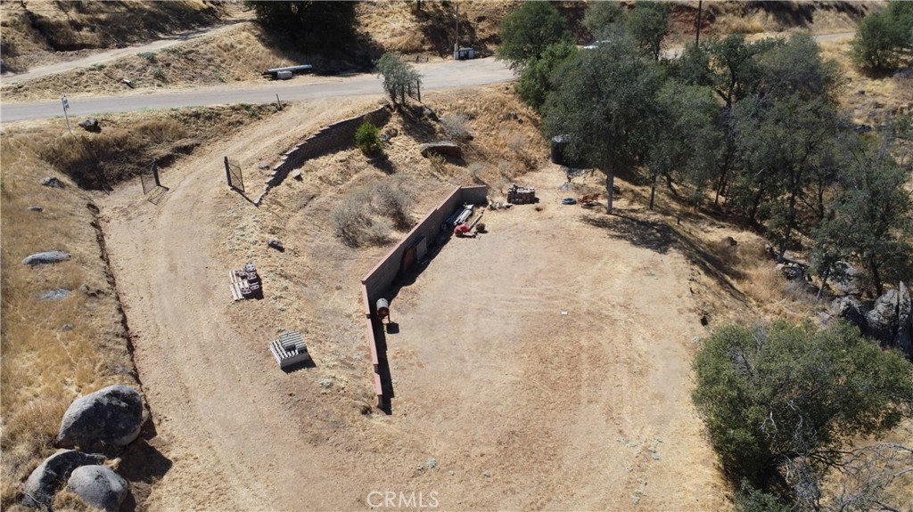 0 Totem Lane Squaw Valley, CA 93675 - Photo 5 of 33 a view of a backyard of a house