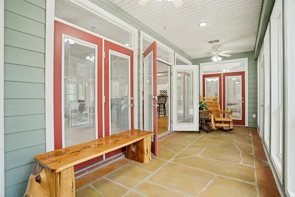 $995,000 | 1688 County Road 3118, Quitman, TX 75783