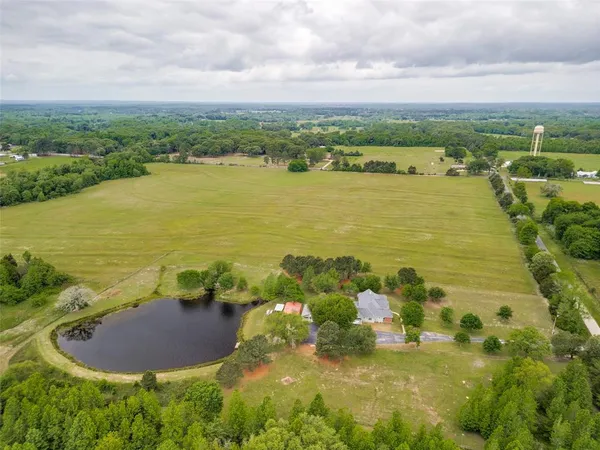 $995,000 | 1688 County Road 3118, Quitman, TX 75783