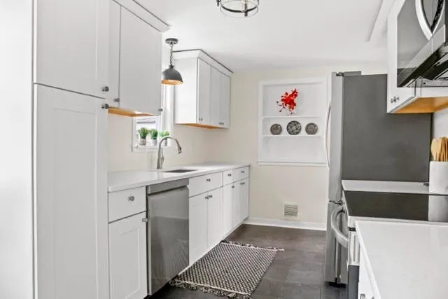 $585,000 | 7 Hall Court, Portsmouth, NH 03801