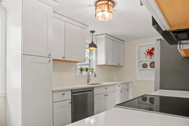 $575,000 | 7 Hall Court, Portsmouth, NH 03801