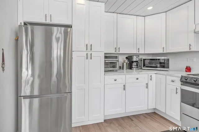 $6,000 | 70 Cranbury Road, Norwalk, CT 06851