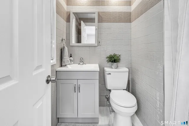 $6,000 | 70 Cranbury Road, Norwalk, CT 06851