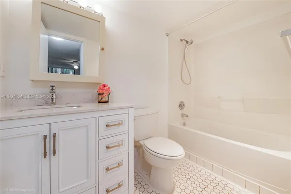 $1,800 | 14311 North Kendall Drive, Unit 101A, Miami, FL 33186