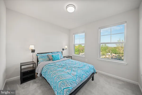 $545,000 | 18218 Summit Pointe Drive, Triangle, VA 22172