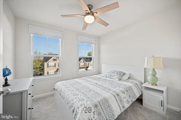 $545,000 | 18218 Summit Pointe Drive, Triangle, VA 22172