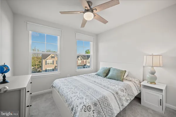 $545,000 | 18218 Summit Pointe Drive, Triangle, VA 22172