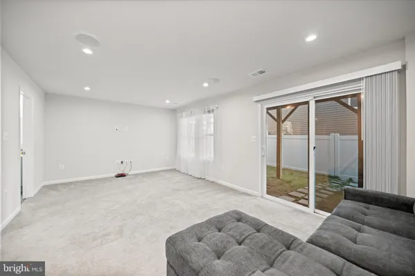 $545,000 | 18218 Summit Pointe Drive, Triangle, VA 22172