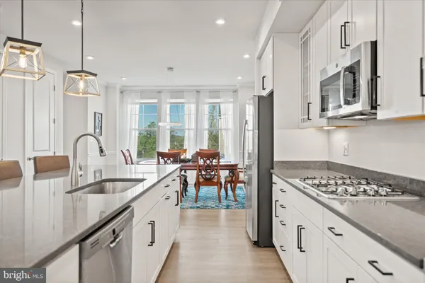 $545,000 | 18218 Summit Pointe Drive, Triangle, VA 22172