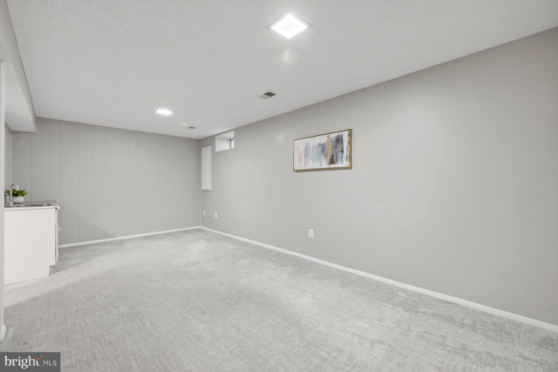 5 Pontiac Way Gaithersburg, MD 20878 - Photo 28 of 40 a view of an empty room