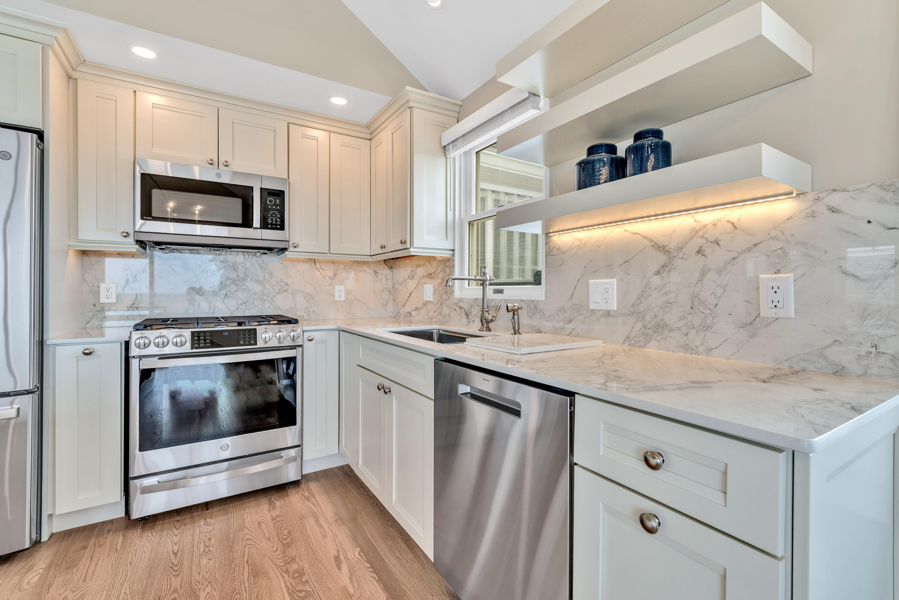 596 Shore Road, Unit 2 Truro, MA 02666 - Photo 19 of 49 28-IMGP7159