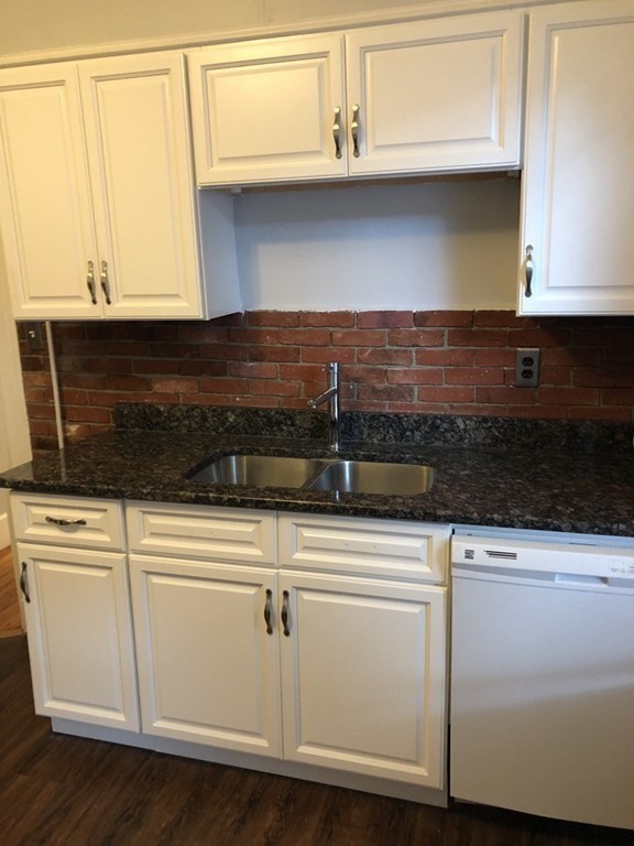 60 Kilsyth Road, Unit 1 Brookline, MA 02445 - Photo 6 of 11