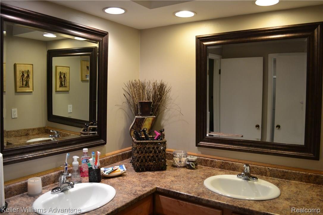 6350 Telegraph Road, Unit 2 Bloomfield Hills, MI 48301 - Photo 17 of 21 DSC_0144.jpg
