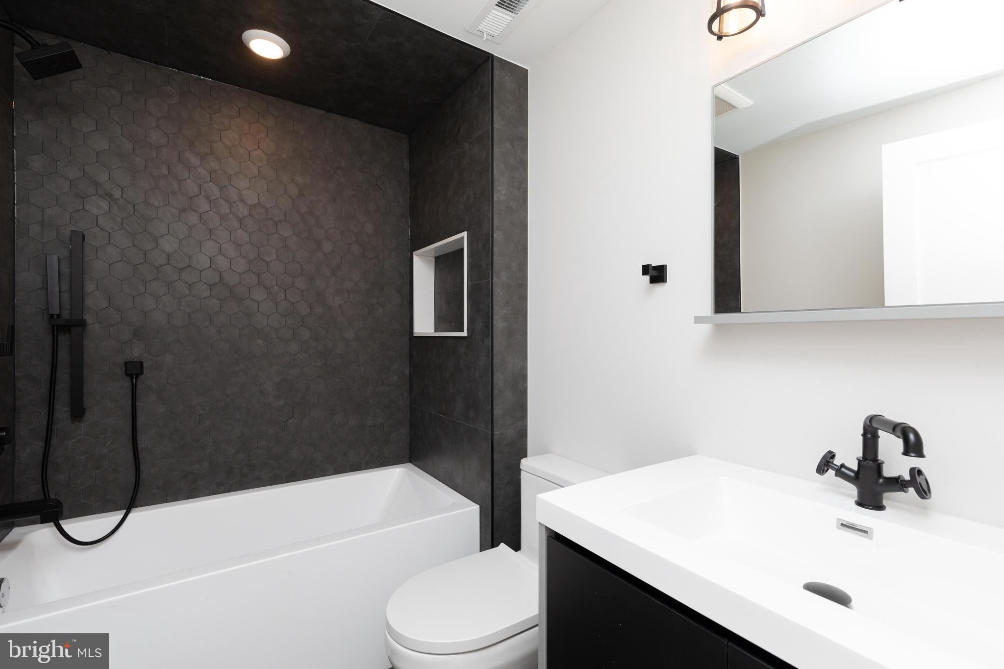 2110 Cherry Street Philadelphia, PA 19103 - Photo 21 of 47