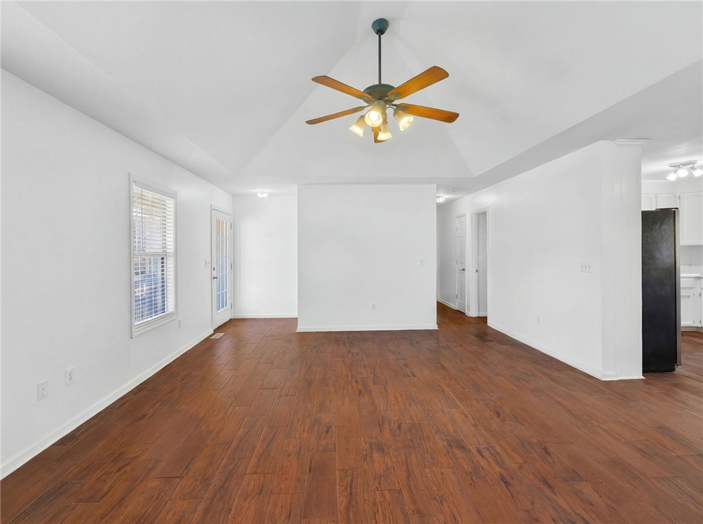 111 Logan Lane Easley, SC 29640 - Photo 5 of 33