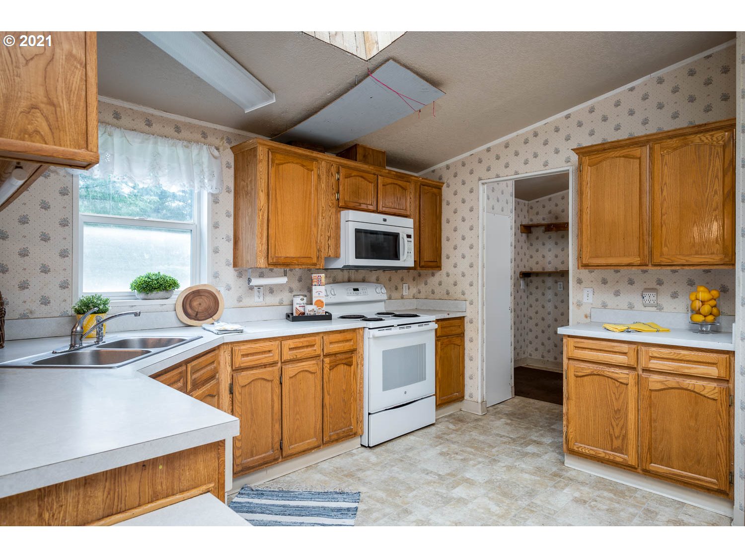 23912 South Upper Highland Road Beavercreek, OR 97004 - Photo 11 of 32