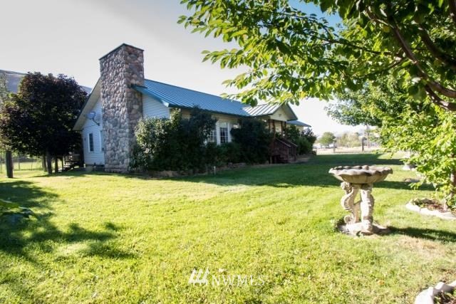 1936 Tucannon Road Pomeroy, WA 99347 - Photo 1 of 37