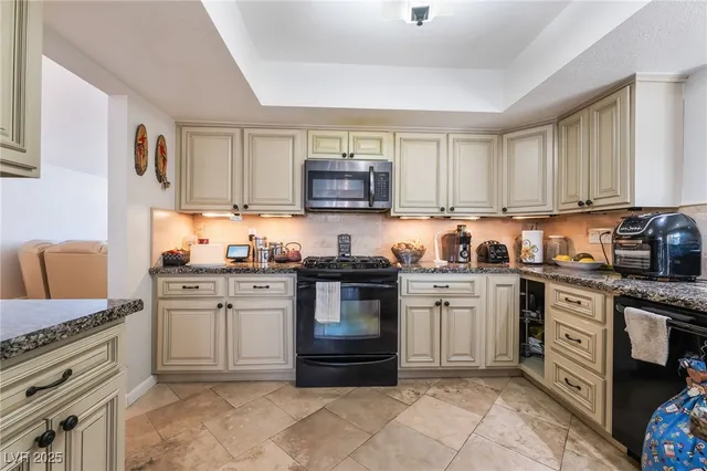 $630,000 | 316 Santa Monica Drive, Henderson, NV 89014