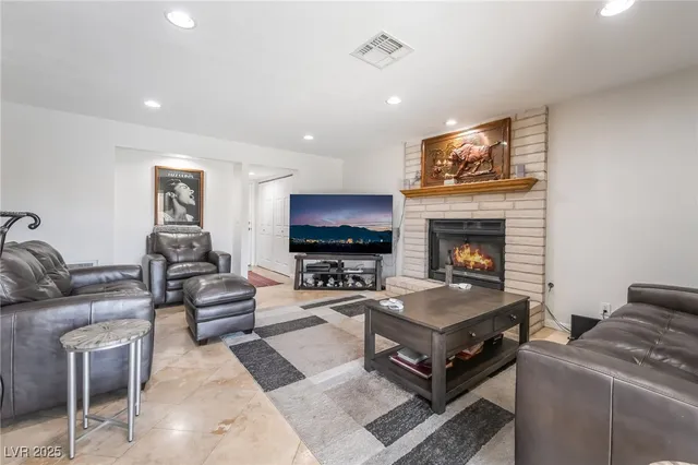 $630,000 | 316 Santa Monica Drive, Henderson, NV 89014