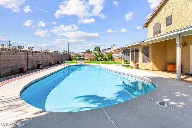 $630,000 | 316 Santa Monica Drive, Henderson, NV 89014