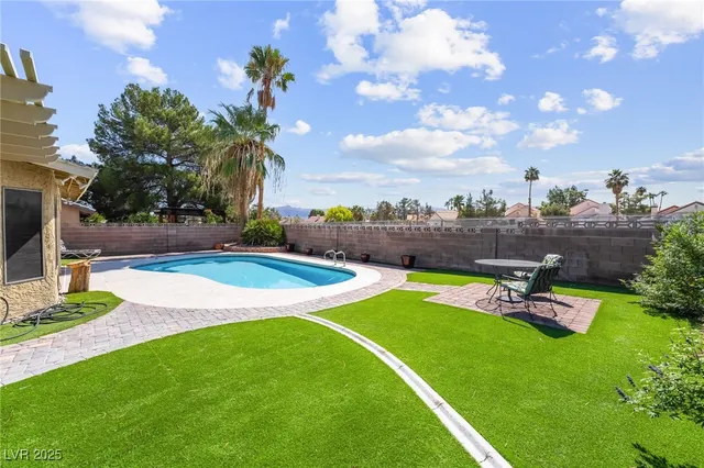 $630,000 | 316 Santa Monica Drive, Henderson, NV 89014