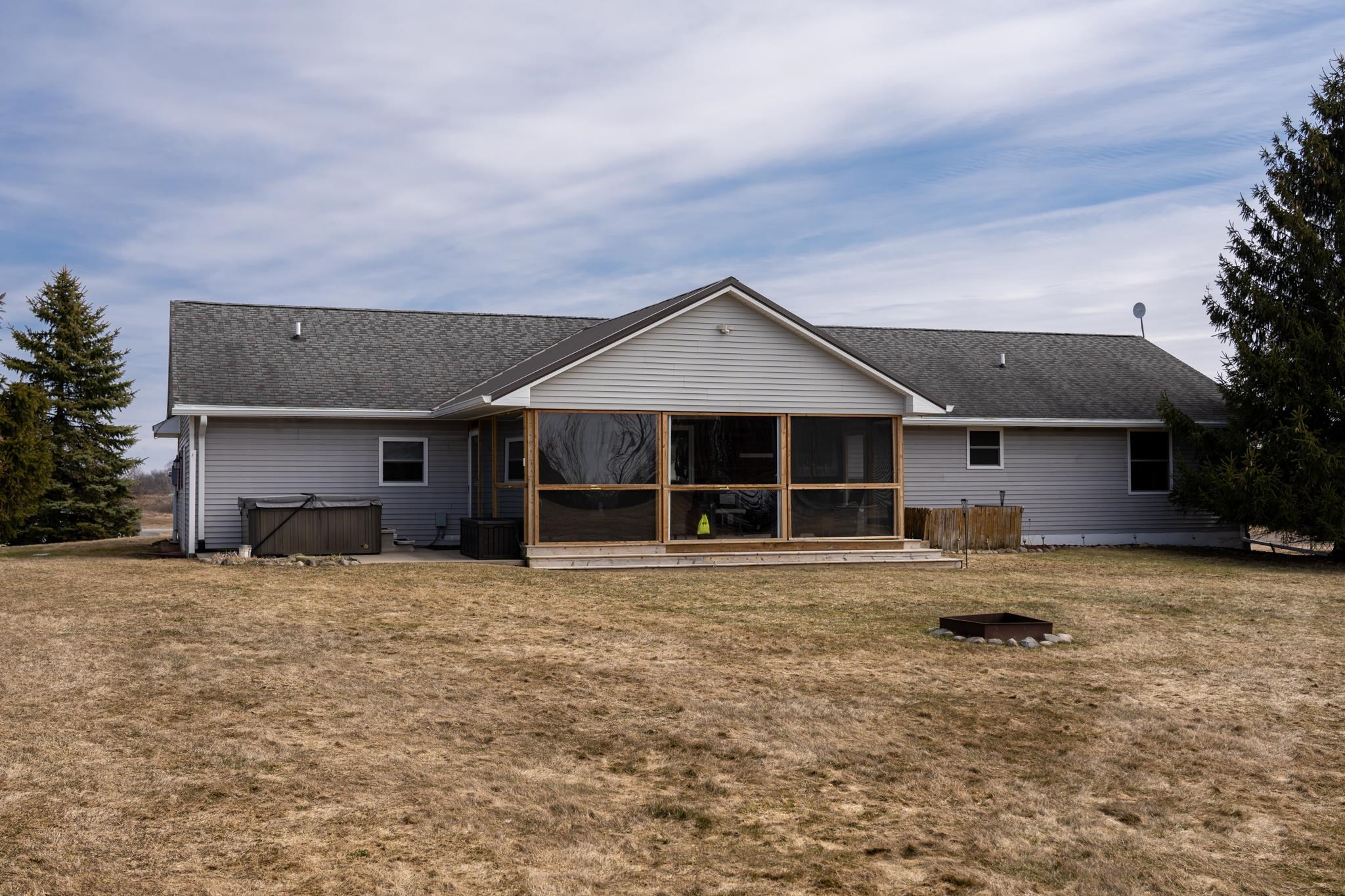 1647 North Lincoln Road Mount Pleasant, MI 48858 - Photo 9 of 56 1909328-8.JPG