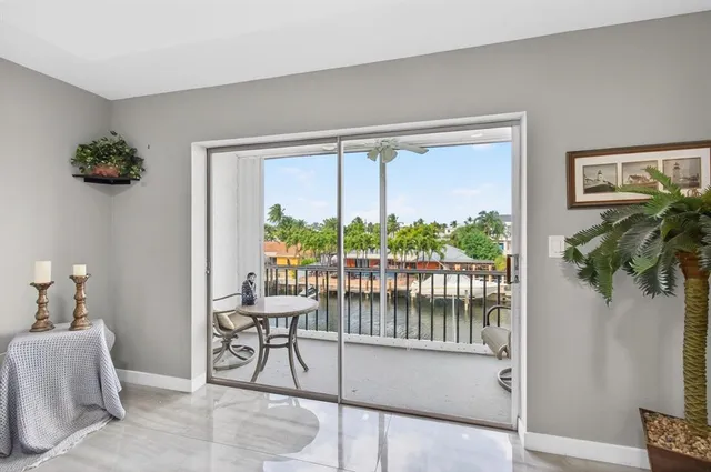 $449,000 | 777 Jeffery Street, Unit 302, Boca Raton, FL 33487