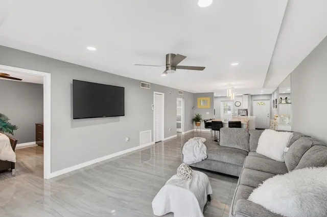 $449,000 | 777 Jeffery Street, Unit 302, Boca Raton, FL 33487