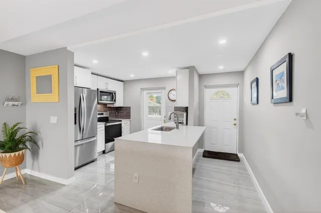 $449,000 | 777 Jeffery Street, Unit 302, Boca Raton, FL 33487