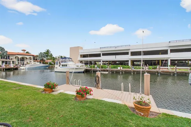 $449,000 | 777 Jeffery Street, Unit 302, Boca Raton, FL 33487