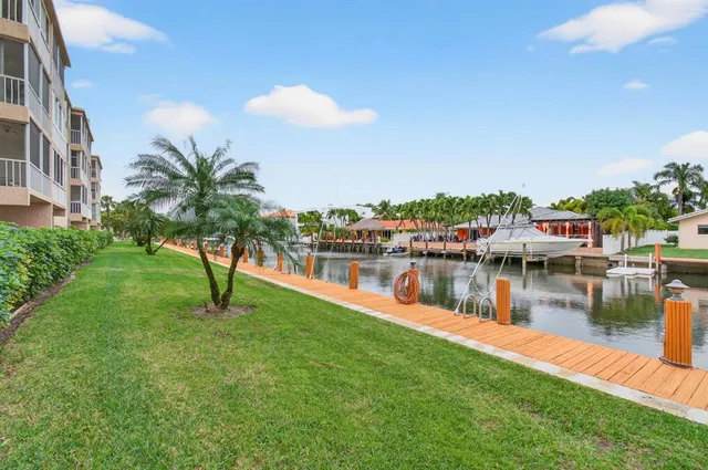 $449,000 | 777 Jeffery Street, Unit 302, Boca Raton, FL 33487