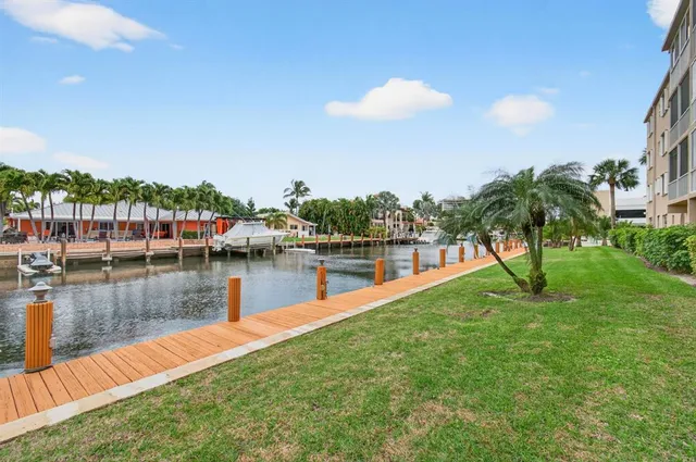 $449,000 | 777 Jeffery Street, Unit 302, Boca Raton, FL 33487