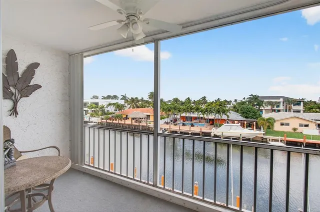 $449,000 | 777 Jeffery Street, Unit 302, Boca Raton, FL 33487