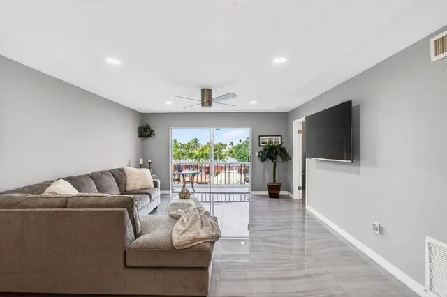 $449,000 | 777 Jeffery Street, Unit 302, Boca Raton, FL 33487