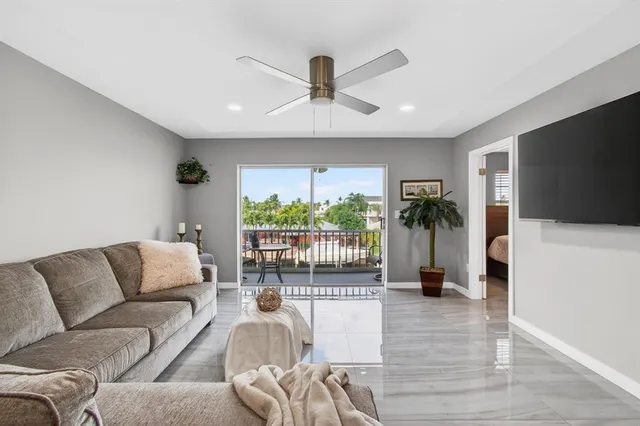 $449,000 | 777 Jeffery Street, Unit 302, Boca Raton, FL 33487