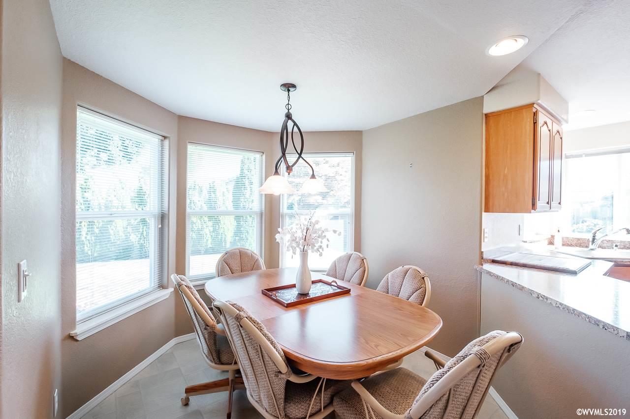 2523 Del Rio Court Southeast Albany, OR 97322 - Photo 10 of 29 Gallery Image 10