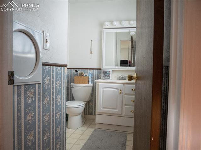 4422 Ranch Circle Colorado Springs, CO 80918 - Photo 15 of 35