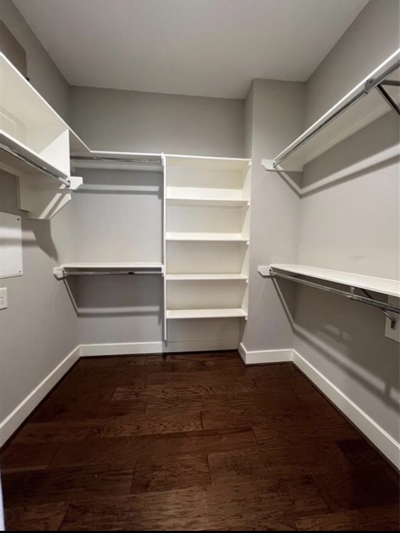 1224 Upton Street Houston, TX 77020 - Photo 25 of 48 Primary walk in closet