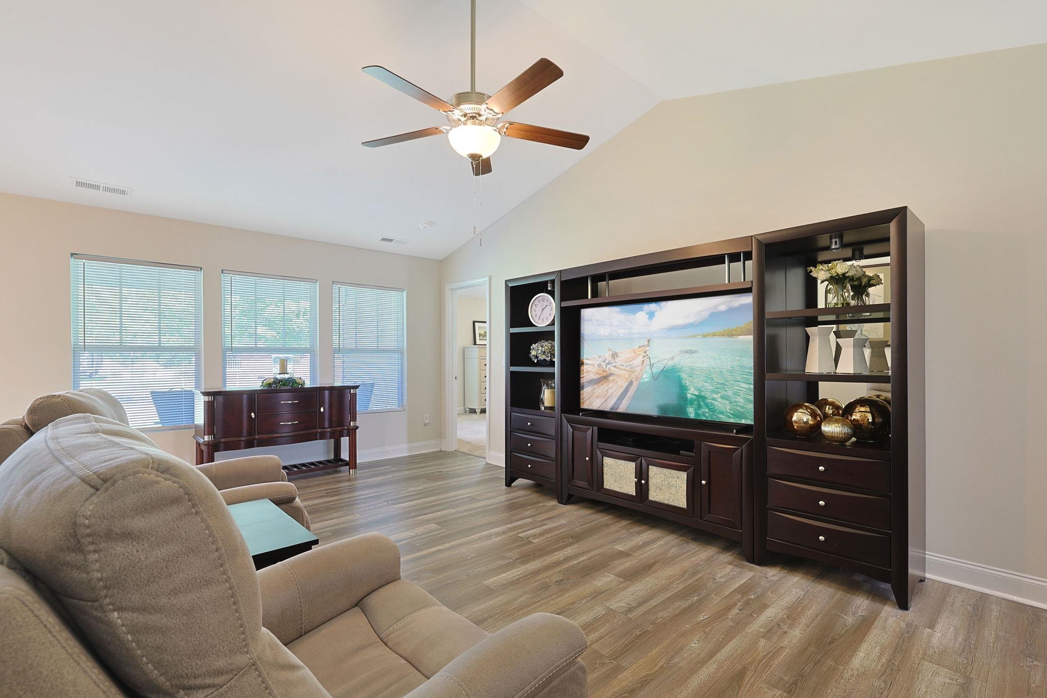 112 Ringding Drive Conway, SC 29526 - Photo 3 of 28