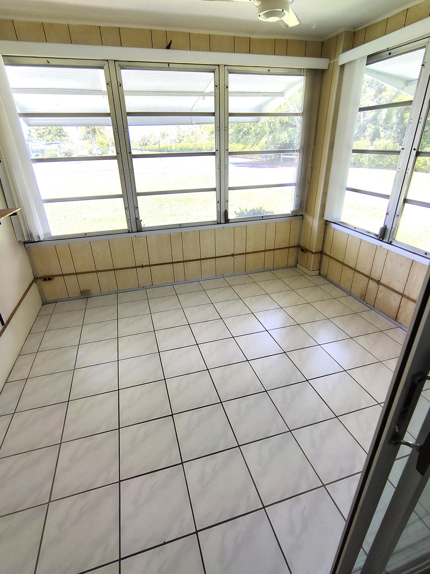 380 High Point Boulevard, Unit A Delray Beach, FL 33445 - Photo 5 of 18 a view of a bathroom